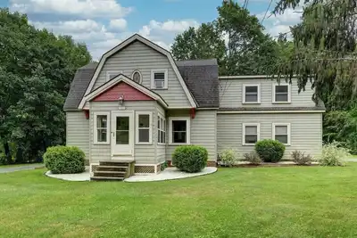 Image de Sophisticated Lenox Retreat by Evergreen Home