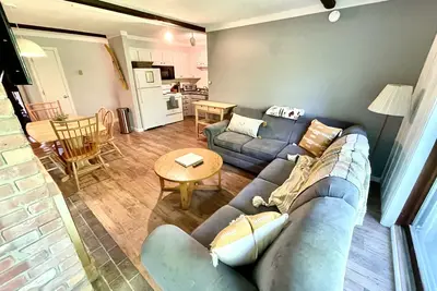 Image de Modern 3 Bedroom 2 Bath Ski Off the Mountain, 2 Minute Drive To Ski Lifts