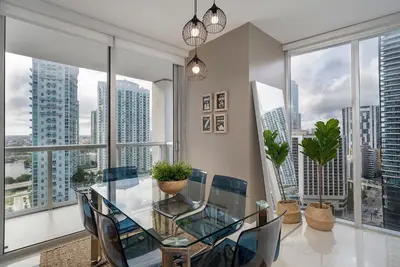 Image de Presidential River & City View