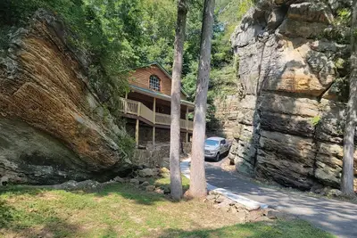 Image de Shady Cliff Rock House