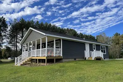 Image de Escanaba River Modern Retreat • 10 Min to Town