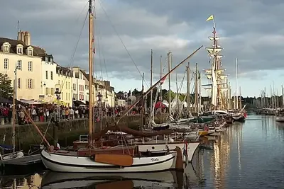 Image de 49 m2 refait à neuf, port de Vannes, tennis, vélos