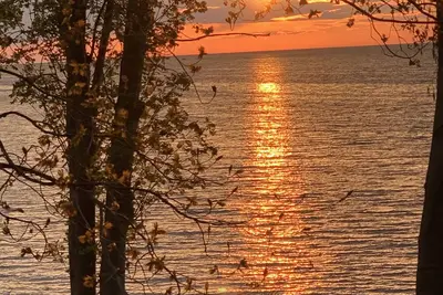 Image de Cute-as-a-Button Lake House on Lake Ontario in Sodus, Ny - 3 bdrm-2 bath