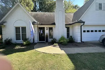 Image de Great house located 1 mile from the Oxford Square/1. 5 miles from Ole Miss!