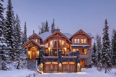 Image de Creekside Chalet: 7-bedroom luxury mountain home