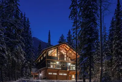 Image de Valhalla: 6 bedroom luxury home at Kicking Horse Mountain Resort