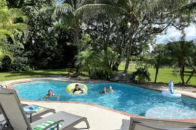 Image de Oak Hill Oasis - Tropical Villa & Salt Pool - Bb&T Center, Everglades & Beaches