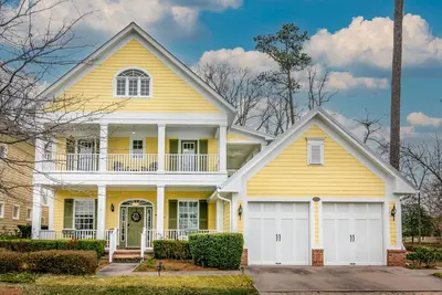 Image de New Peninsula Home with four bedrooms! 33033 Conservation