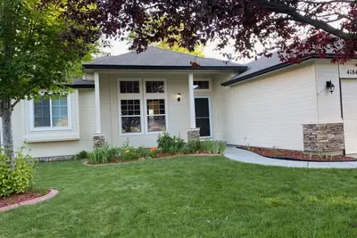 Image de Three bedroom home in Se Boise near Bsu, Micron, sports parks and hiking trails.