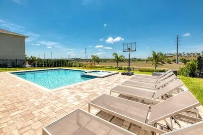 Image de Rent Your Own Exclusive Villa with Large Private Pool on Encore Resort at Reunion
