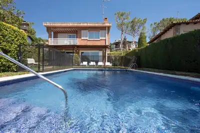 Image de Sant Mateu Maison pour 8 avec jardin et piscine privée, barbecue