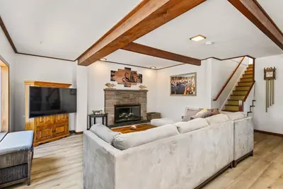 Image de Getaway in Garibaldi, New Décor Throughout, Open Patio w/ View, Ping Pong, Walk to Downtwn Garibaldi