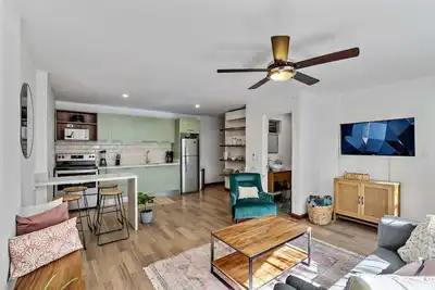 Image de Charming condo walking to beach and town