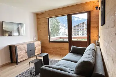 Image de Studio moderne avec balcon et parking dans Samoëns