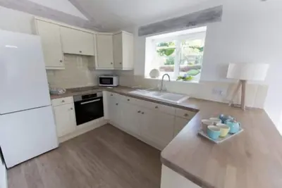 Image de ❤️ 2 bed split level apartment 55 acres to explore