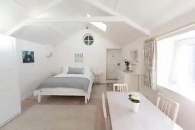 ❤️ Large & Spacious room fast wifi on 55 acres Aonb