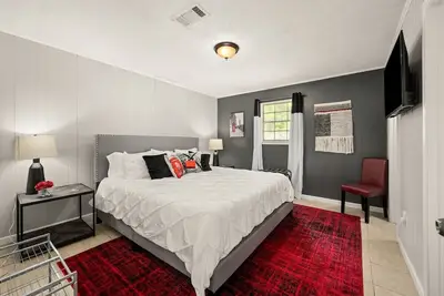 Image de Medical Stay • King Bed• Smart Tv• WiFi• Pets• W/D