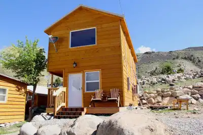 Image de Yellowstone's Treasure Cabin #7, few min drive to Yellowstone's North Entrance