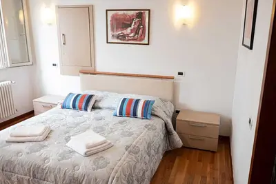 Image de Apartment house