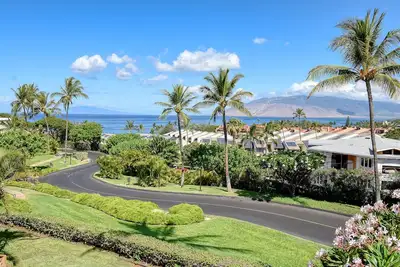 Image de \nDazzling Luxury Remodel, Huge Ocean Views! Easy walk to Kihei's Best Beaches