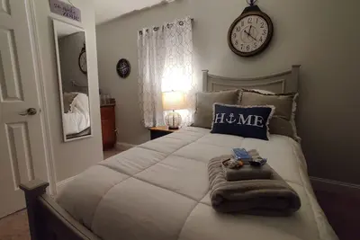 Image de Tiny Lake House Oasis