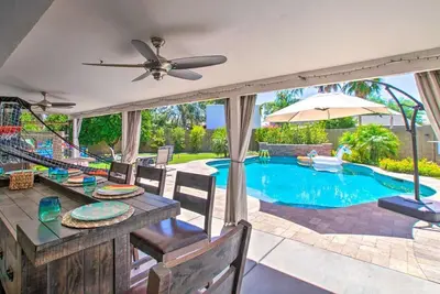 Image de New Az Oasis, Fire Pit, Yard, Grill, & Hot Tub!