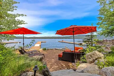 Image de McCall Lakefront Oasis - Family Summer Paradise - Hot tub - Dock - 4 Bedrooms