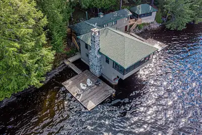 Image de Boat House on Lake Catchacoma With Two Docks, Sun Porch and Sleeps 8