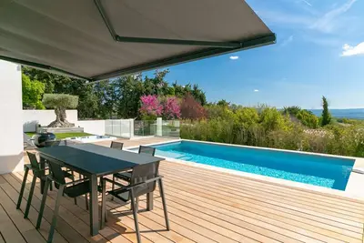 ★Contemporaine Piscine & Spa ★ Bersy Luxury Properties® ★ Pied Mont Ventoux★