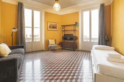 Image de Zara & Island Apt! 100m from the Istria M5 stop!