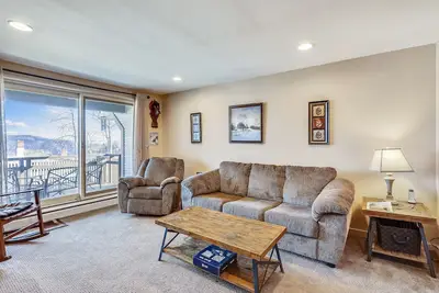 Image de Sunrise Timberline I7 Quaint 2 bedroom Sunrise Timberline I7 Ski to/from. Pets welcome