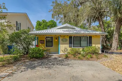 Image de Adorable 3 bed, 2 bath Cottage in Glynn Haven Sd