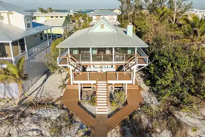Image de Island Getaway, Gulf Front, Hammocks, Kayaks, 3/2, sleeps 6, thousands ft of deck