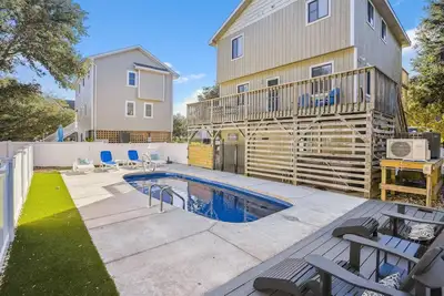 Image de Pet Friendly, Hot Tub, Private Pool! Oceanside, Gameroom with Foosball Table