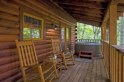 Image de Location! Log Cabin, Hot Tub, Fireplace, Pool, Fishing