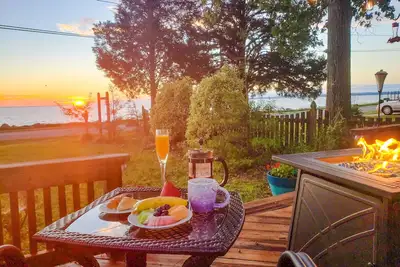 Image de Sunrise Waterfront Potomac Beach Haus near Two Beaches