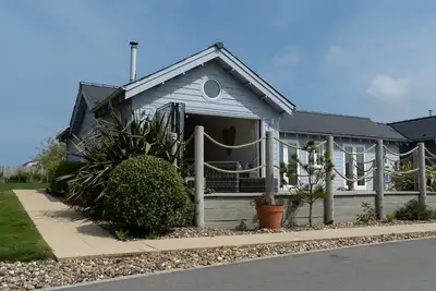 Image de Beach House Paradise Found Wf-Fi, Netflix, Pool, Gym, Pet Friendly close to beach