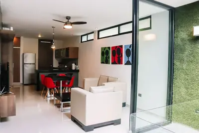 Modern 2bdr 2. 5Bath W/Pool 10min Walk to Mall