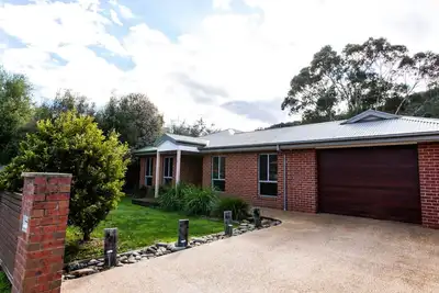 Image de Mountbatten - Fabulous property close to river and town