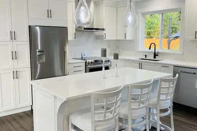 Image de Backyard Paradise - Hot Tub- Yard- 5bed+3bath ( Licensed).