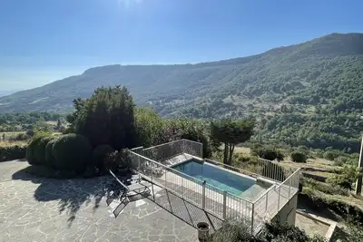 Image de Gîte en Ardèche avec Piscine et magnifique vue sur la vallée
