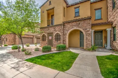 Image de Beautiful Fully Furnished Chandler Condo for rent!