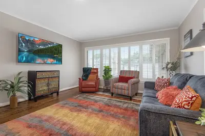 Image de 3King+2Bath Rice Village Luxury+Pool+Pets Welcome