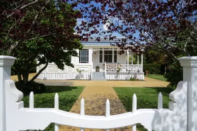 Image de Coromandels Three Chimney Villa - Walk to Town/Private Fenced Yard/Very Spacious