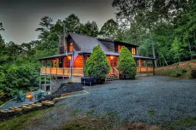 Image de Tranquility Pond - Pet Friendly | Hot Tub | Sits on a Natural Pond | Pool Table | Fire Pit