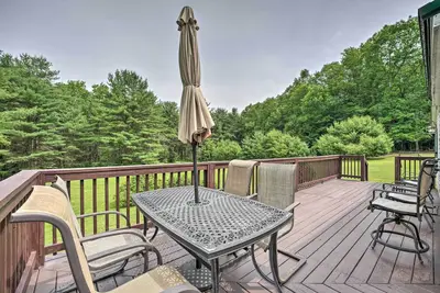 Image de Deck, Fire Pit & Yard: Mountain Escape!