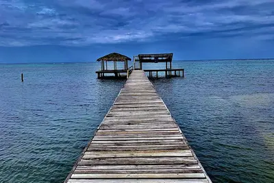 Image de 2b/1b Cabana Ac and steps to the beach! With sparkling pool & Starlink Wifi