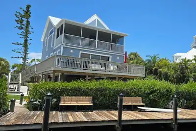 Image de Large, Updated, Palm Island home. Don Pedro. Huge Dock, Superb Boating access