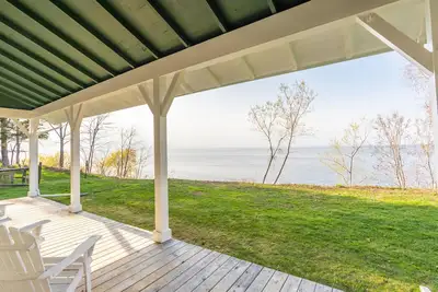 Image de Lakefront Cottage - Best of Both