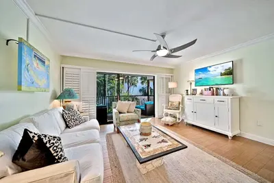Newly Renovated South Seas Villa with Pool
